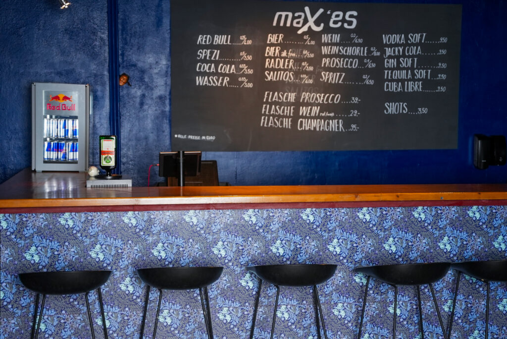 Maxes-raw-70